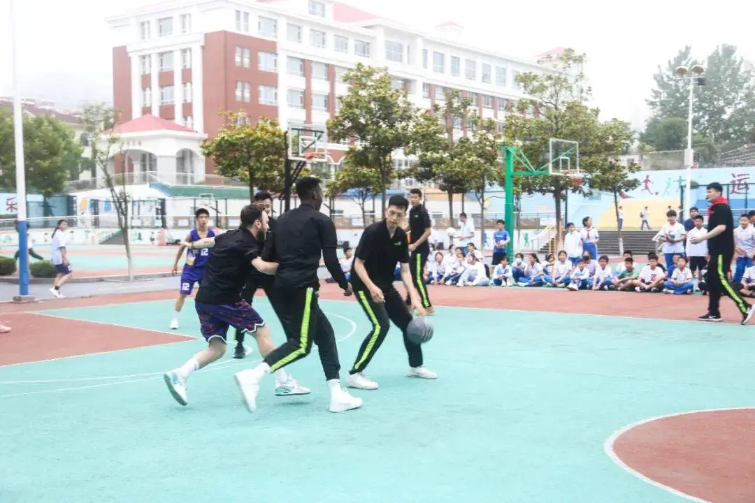 学校篮球队训练受伤谁负责_0